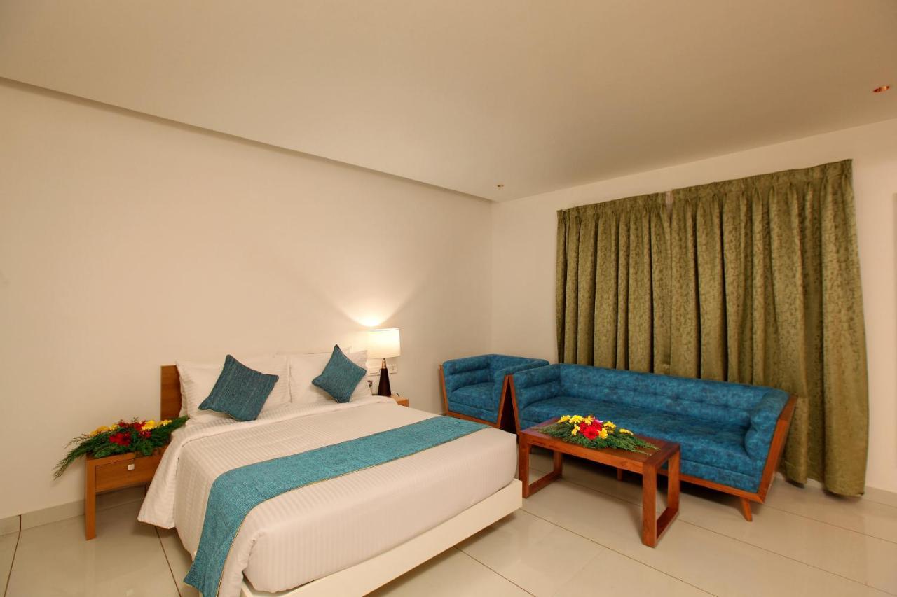 Harivaram Yuga Guruvāyūr Extérieur photo