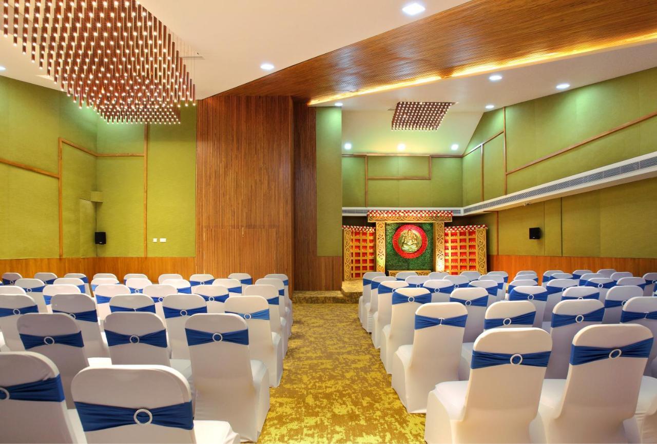 Harivaram Yuga Guruvāyūr Extérieur photo
